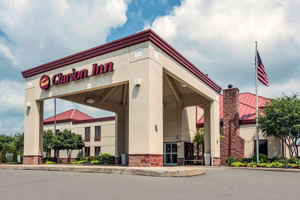 Clarion Inn Pittsburgh Cranberry Cranberry Township Exterior photo