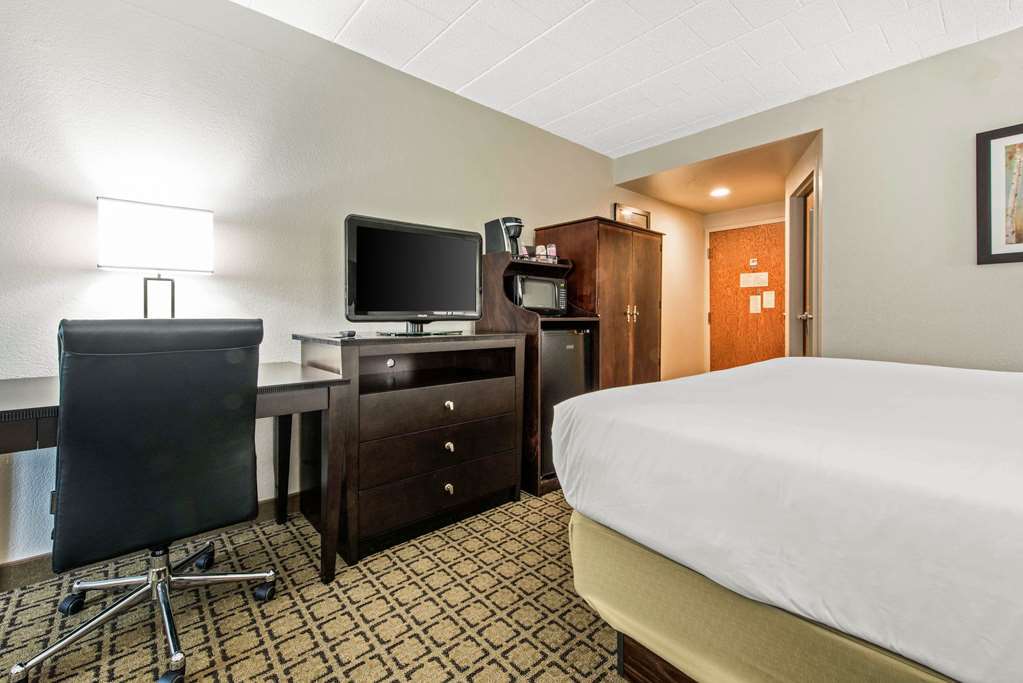 Clarion Inn Pittsburgh Cranberry Cranberry Township Room photo